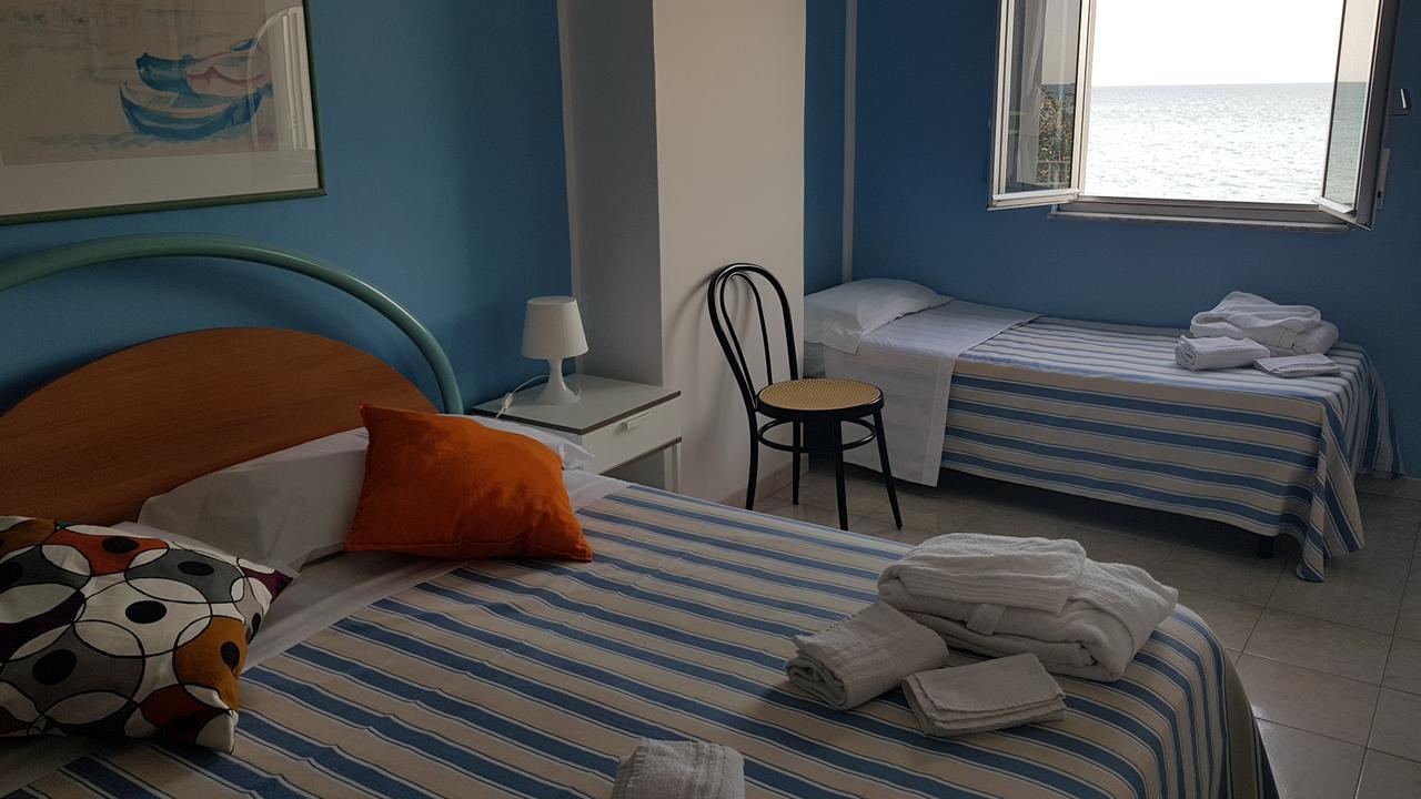 Hotel Ristorante La Scogliera - Nuova Gestione Piraino Eksteriør billede